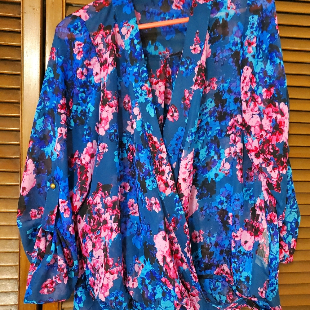 Pretty flower print blouse